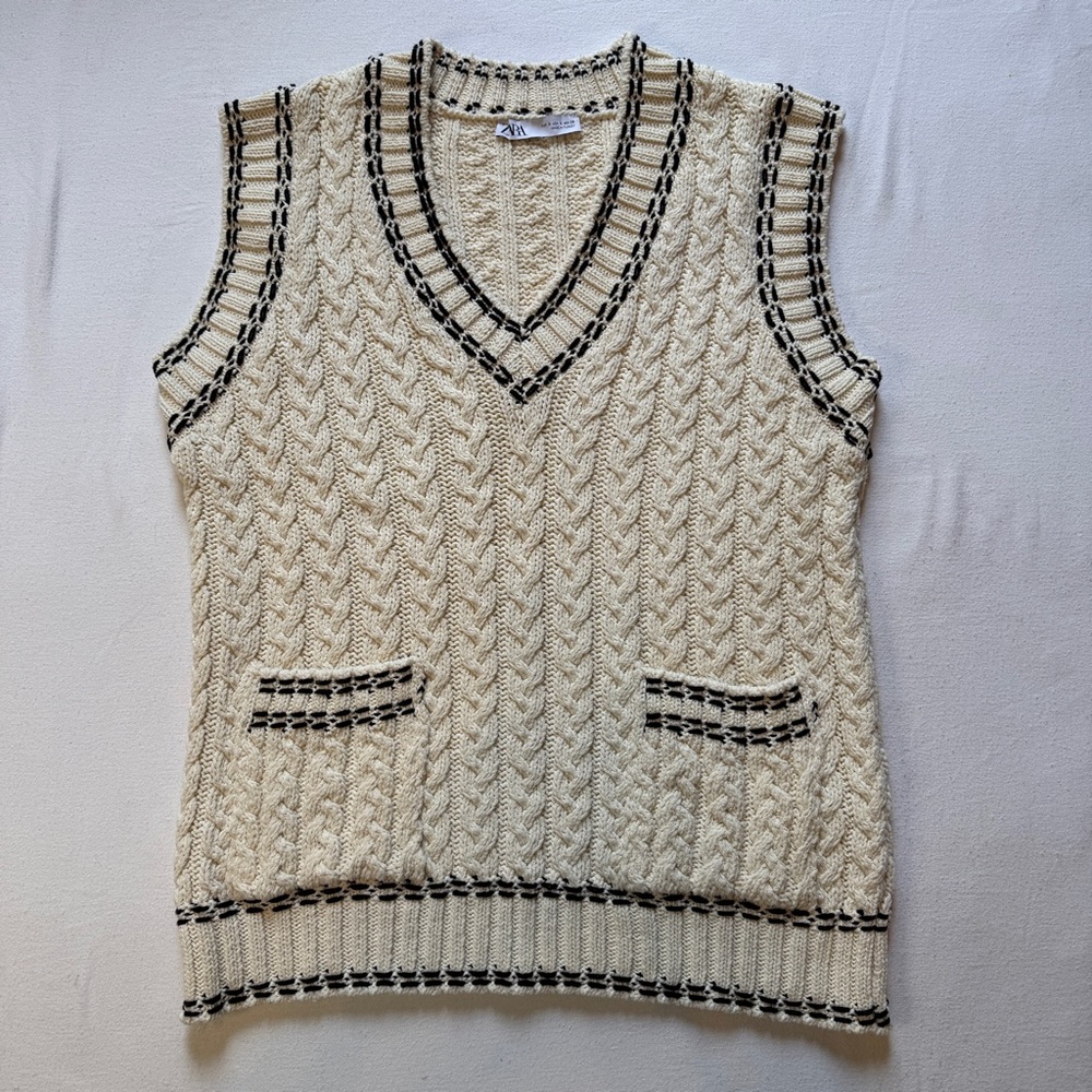 Zara V-Neck Sweater Vest Cable Knit Cream and‎ Black Small